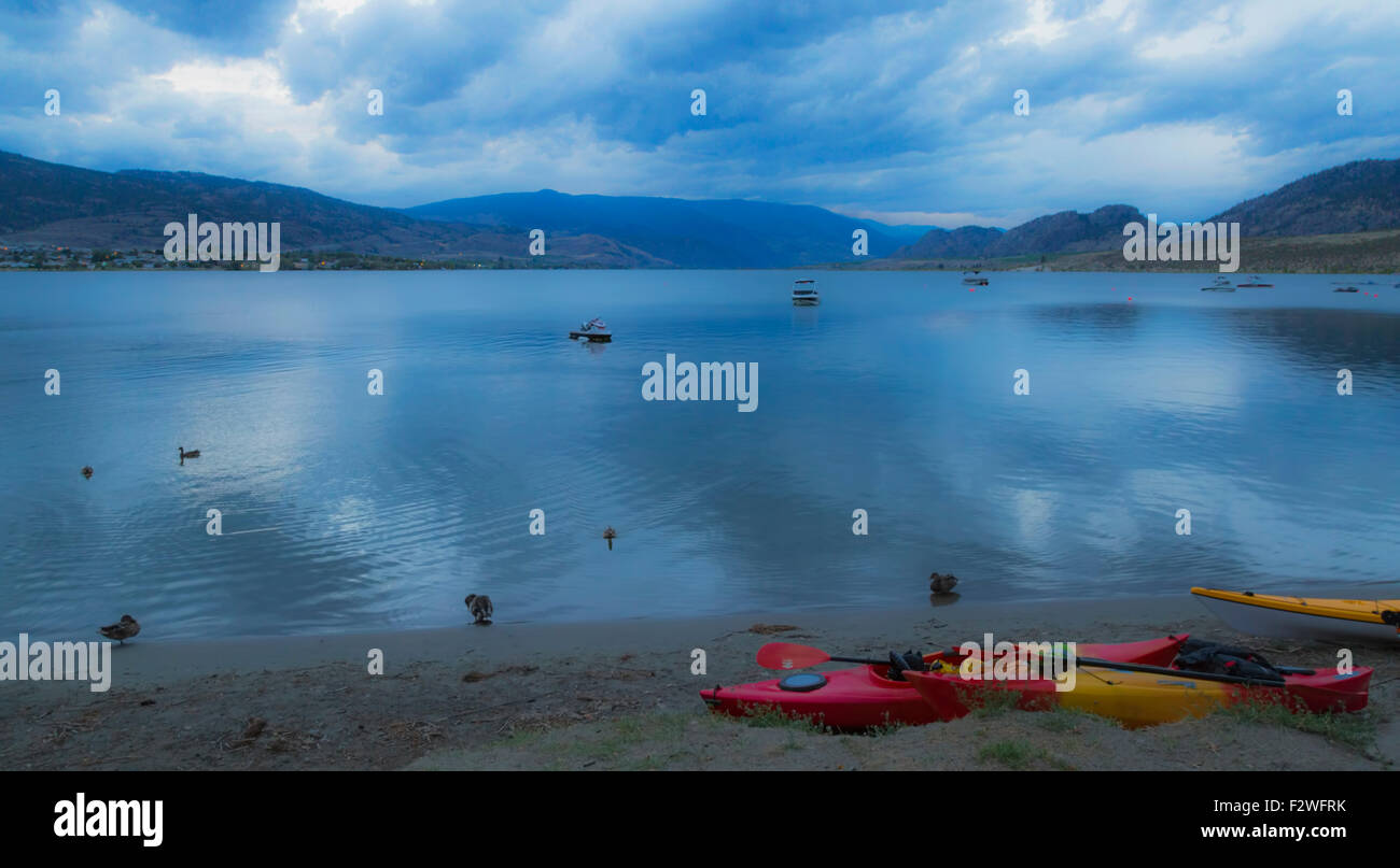 Osoyoos lago blu, Okanagan-Similkameen, British Columbia, Canada, America del Nord. Foto Stock