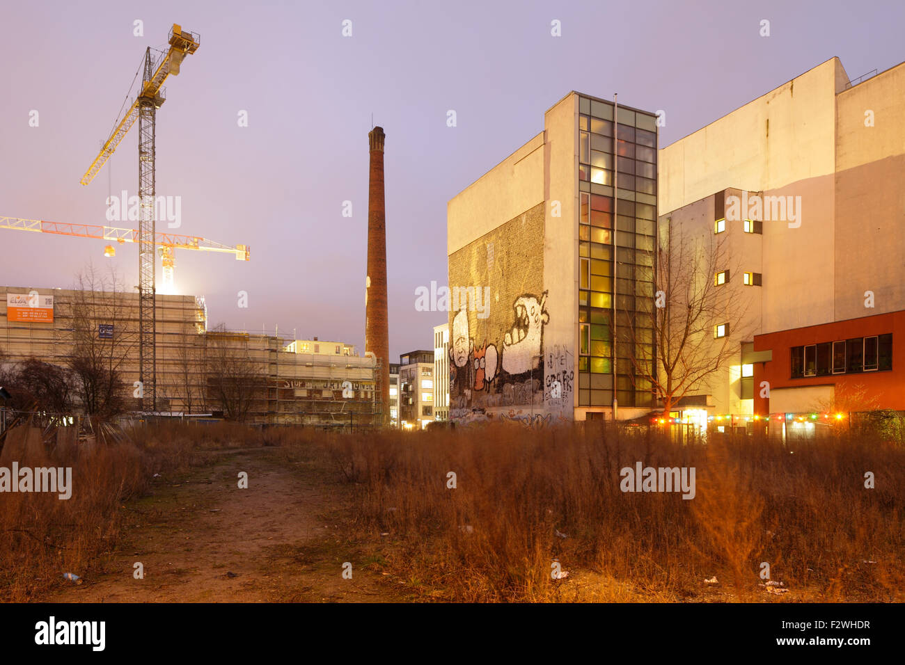 10.02.2015, Berlin, Berlin, Germania - Brachflaeche sul blocco di legno sulle rive Michaelkirchstrasse in Berlin-Mitte. Foto Stock