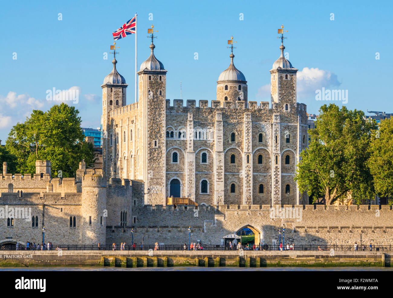 Torre di Londra la torre bianca e delle mura del castello Torre di Londra visualizza i dettagli di City di Londra Inghilterra GB UK EU Europe Foto Stock