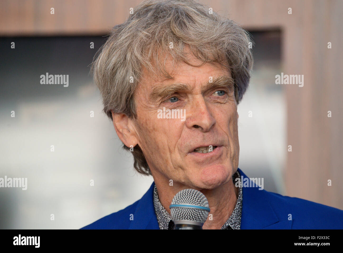 New York, Stati Uniti. Il 22 settembre, 2015. John Hegarty, pubblicità un esecutivo e creatore di un cinema d'animazione pubblicità per l'iniziativa SDG che sarà rilasciato in teatri, parla a premere il pannello. In combinazione con i gli obiettivi di uno sviluppo sostenibile iniziativa per essere ripreso dall'Assemblea generale delle Nazioni Unite, dipendenti dal programma di sviluppo delle Nazioni Unite (UNDP) uniti con il regista Richard Curtis, fondatore di Wikipedia, Jimmy Wales e altri all'indirizzo illustrare le nozioni fondamentali di iniziativa e di come essa viene emanata. © Albin Lohr-Jones/Pacific Press/Alamy Live News Foto Stock