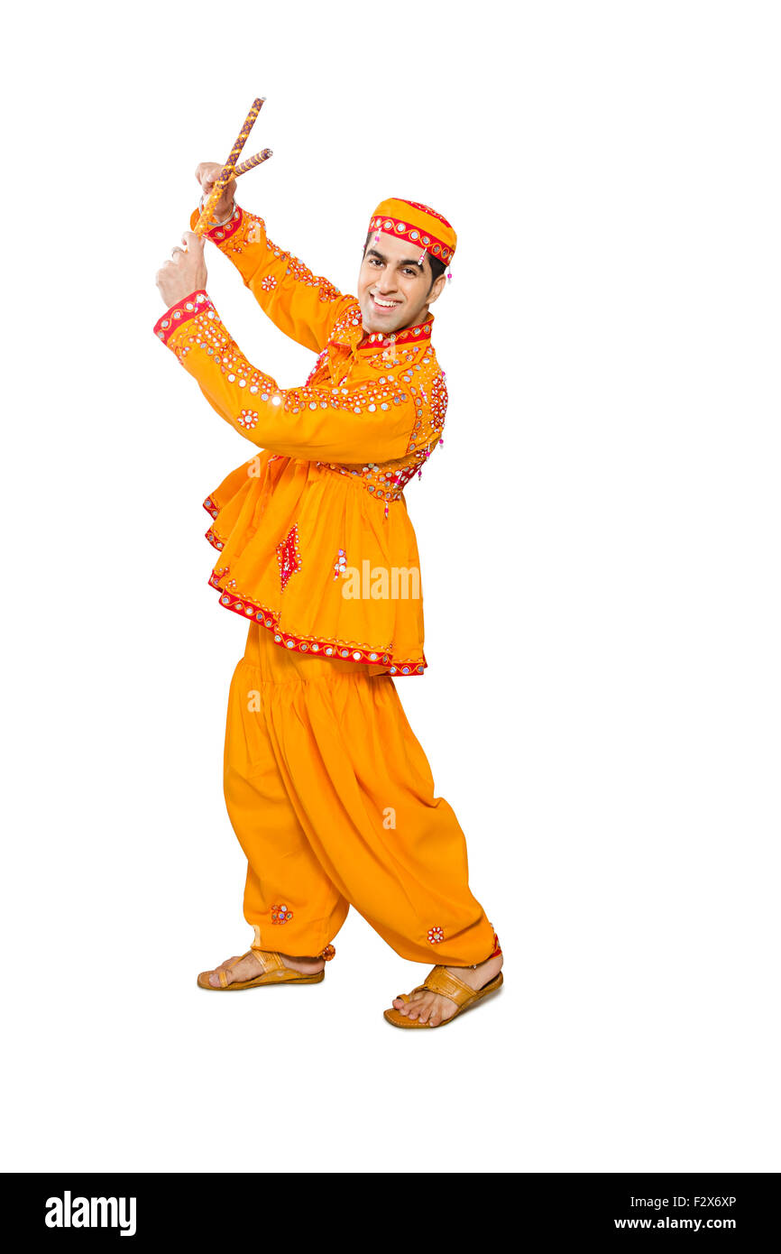 1 Gujrati indiano uomo Navaratri Dandiya dance Foto Stock