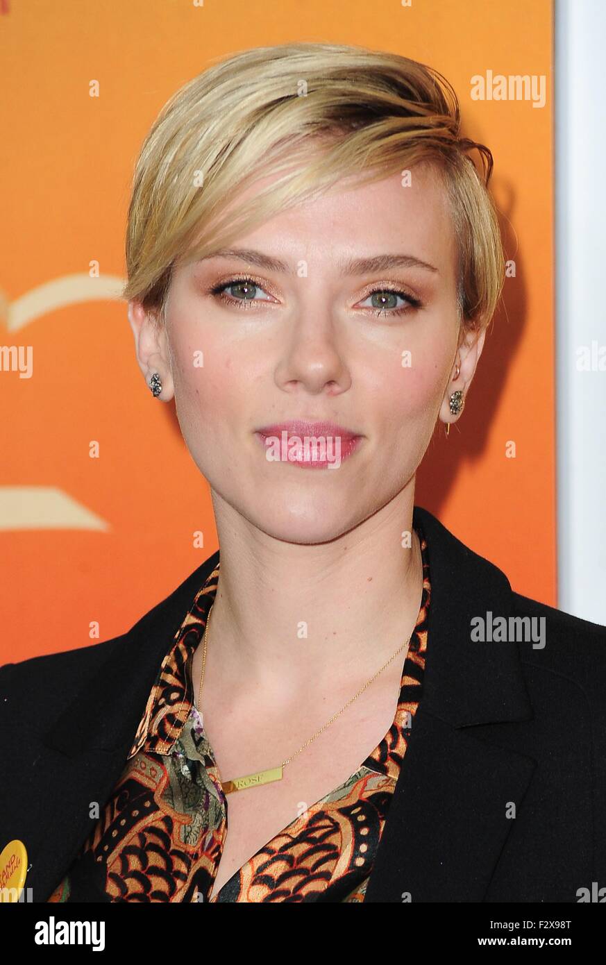 New York, NY, STATI UNITI D'AMERICA. 24Sep, 2015. Scarlett Johansson all'arrivo ha chiamato me MALALA Premiere, Ziegfeld Theatre di New York, NY Settembre 24, 2015. Credito: Gregorio T. Binuya/Everett raccolta/Alamy Live News Foto Stock