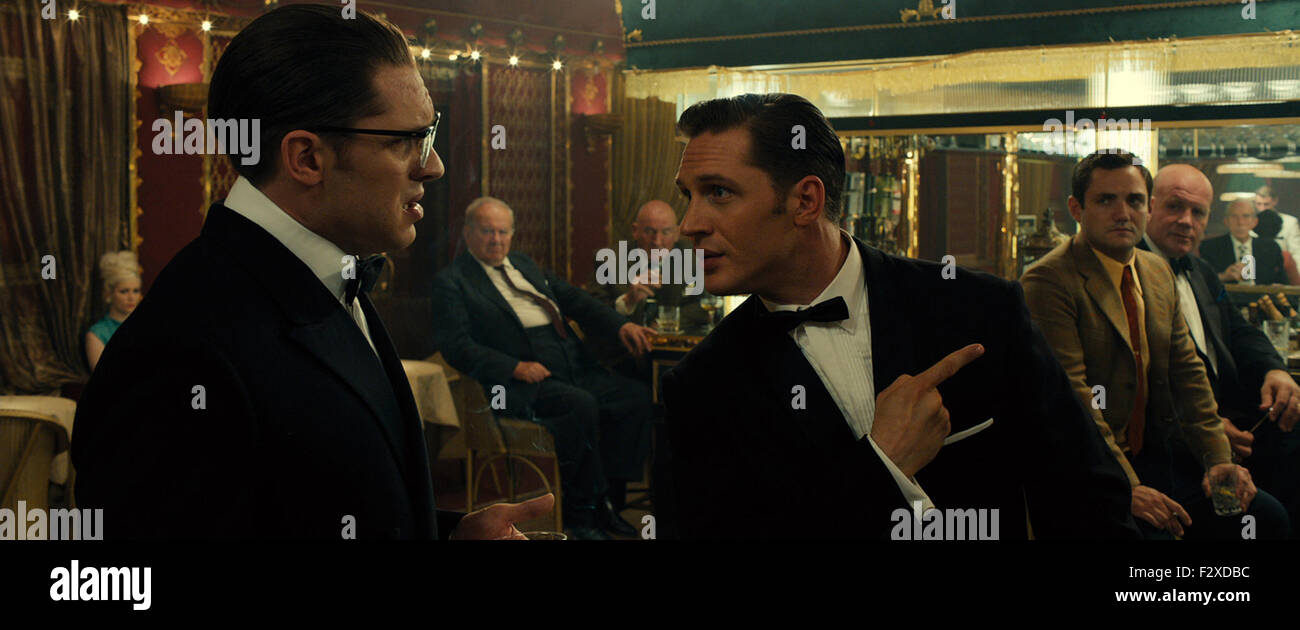 Legenda è un British Crime thriller film scritto e diretto da Brian Helgeland. Il film è basato sul libro la professione di violenza: la salita e la discesa del Kray Twins da John Pearson Questa fotografia è per il solo uso editoriale ed è il copyright del film company e/o il fotografo assegnato dal film o società di produzione e può essere riprodotto solo da pubblicazioni in congiunzione con la promozione del film di cui sopra. Un credito per il film company è richiesto. Il fotografo deve anche essere accreditato quando noto. Foto Stock