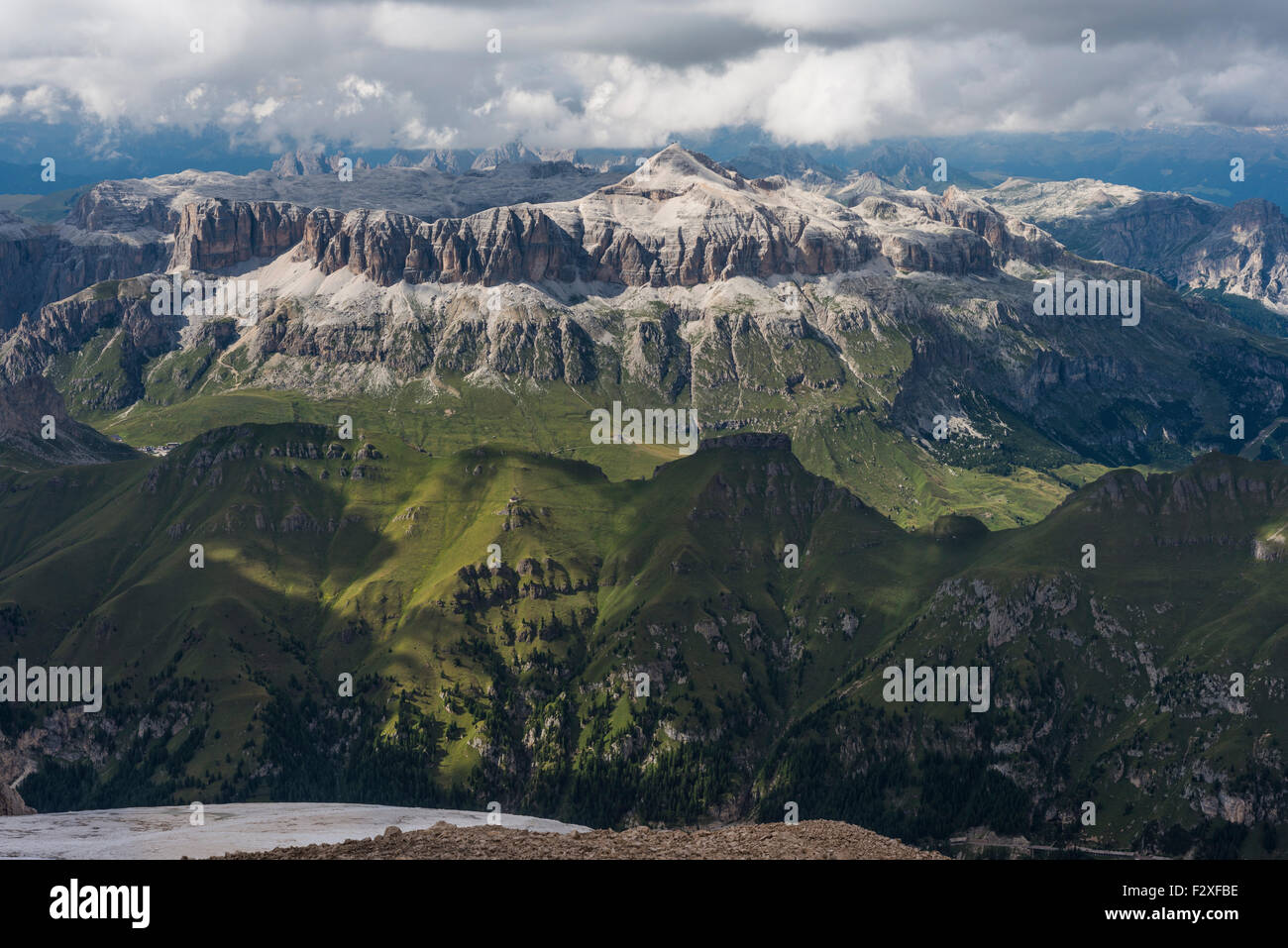 Gruppo del Sella con il Piz Boè, 3152 m, vista dal vertice della Punta Penia, Marmolada, Dolomiti, Alpi, Alto Adige, Trentino Foto Stock