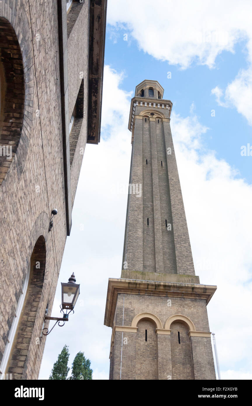 Standpipe Tower, London Museum of Water and Steam, Green Dragon Lane, Brentford, London Borough of Hounslow, Greater London, England, Regno Unito Foto Stock