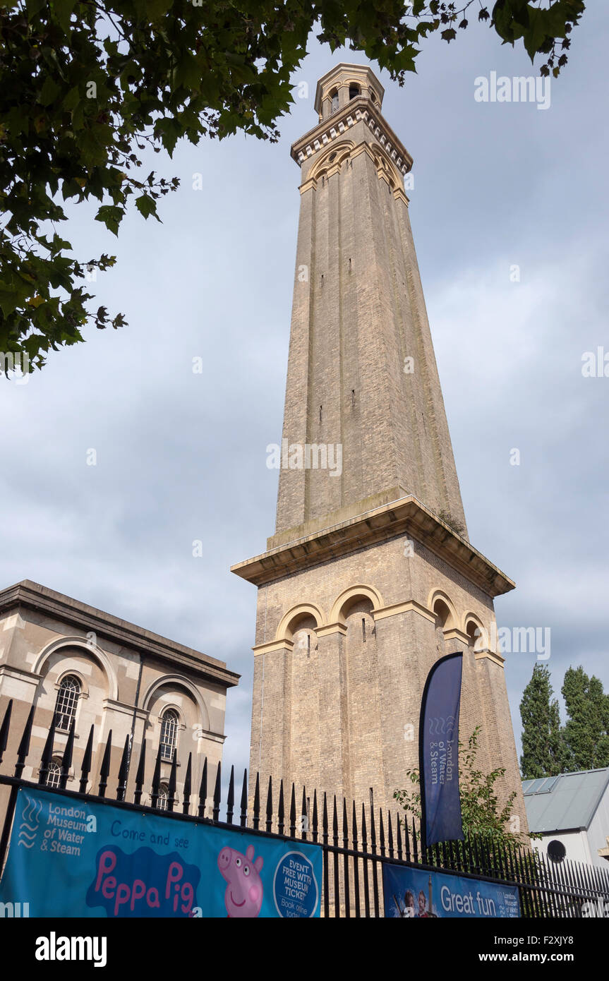 Tubo montante Tower, London Museum di acqua e vapore, Kew Bridge Road, Brentford, Greater London, England, Regno Unito Foto Stock