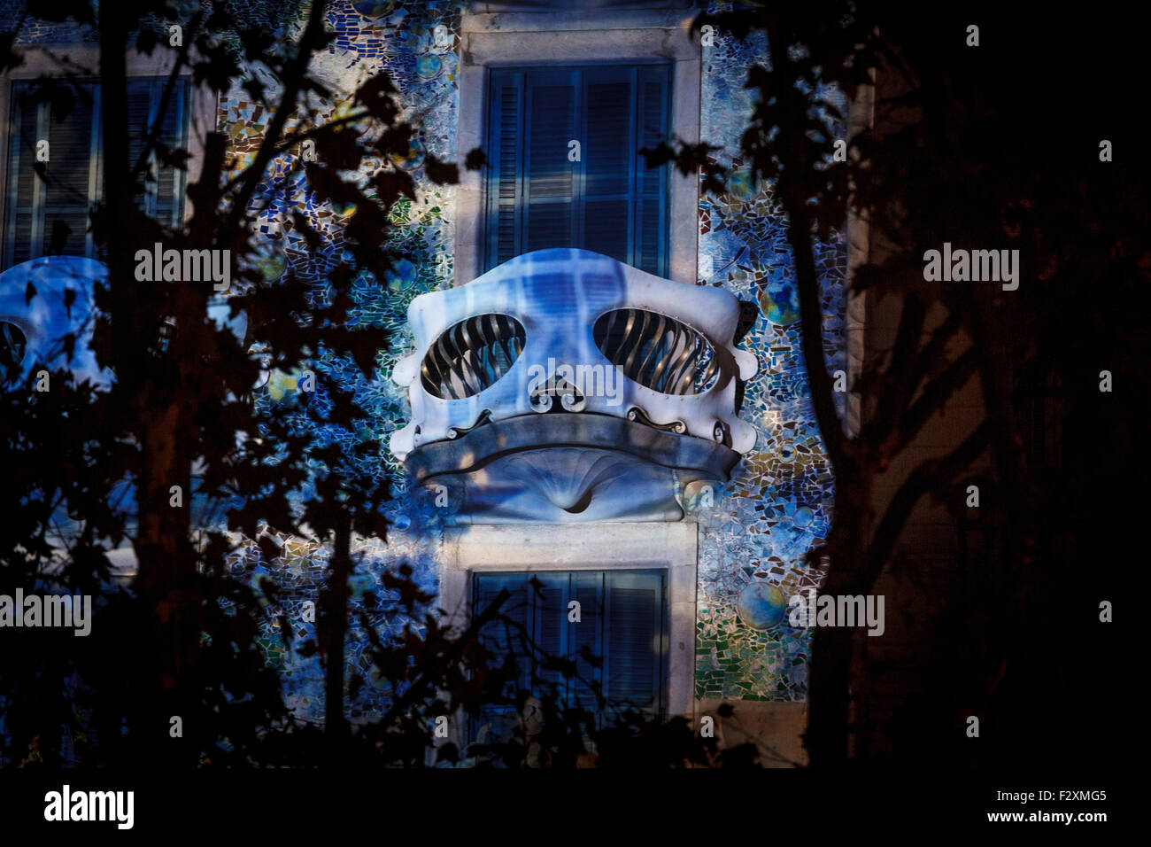 Mappatura nell'ultimo Festes de la Merce vacanza in Casa Batllo (di Antoni Gaudi) in Passeig de Gracia, Barcellona, Cataloni Foto Stock