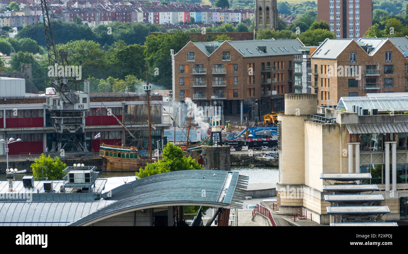 La vista dalla Cattedrale di Bristol ha la copertura/Torre guardando a sud al dock. Foto Stock