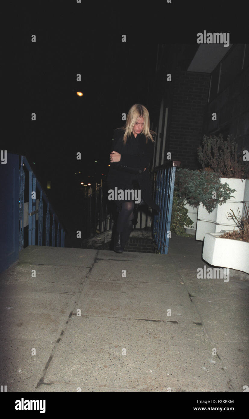 Patsy Kensit braccio in imbracatura a Marylebone stazione di polizia (immagine di credito© Jack Ludlam) Foto Stock