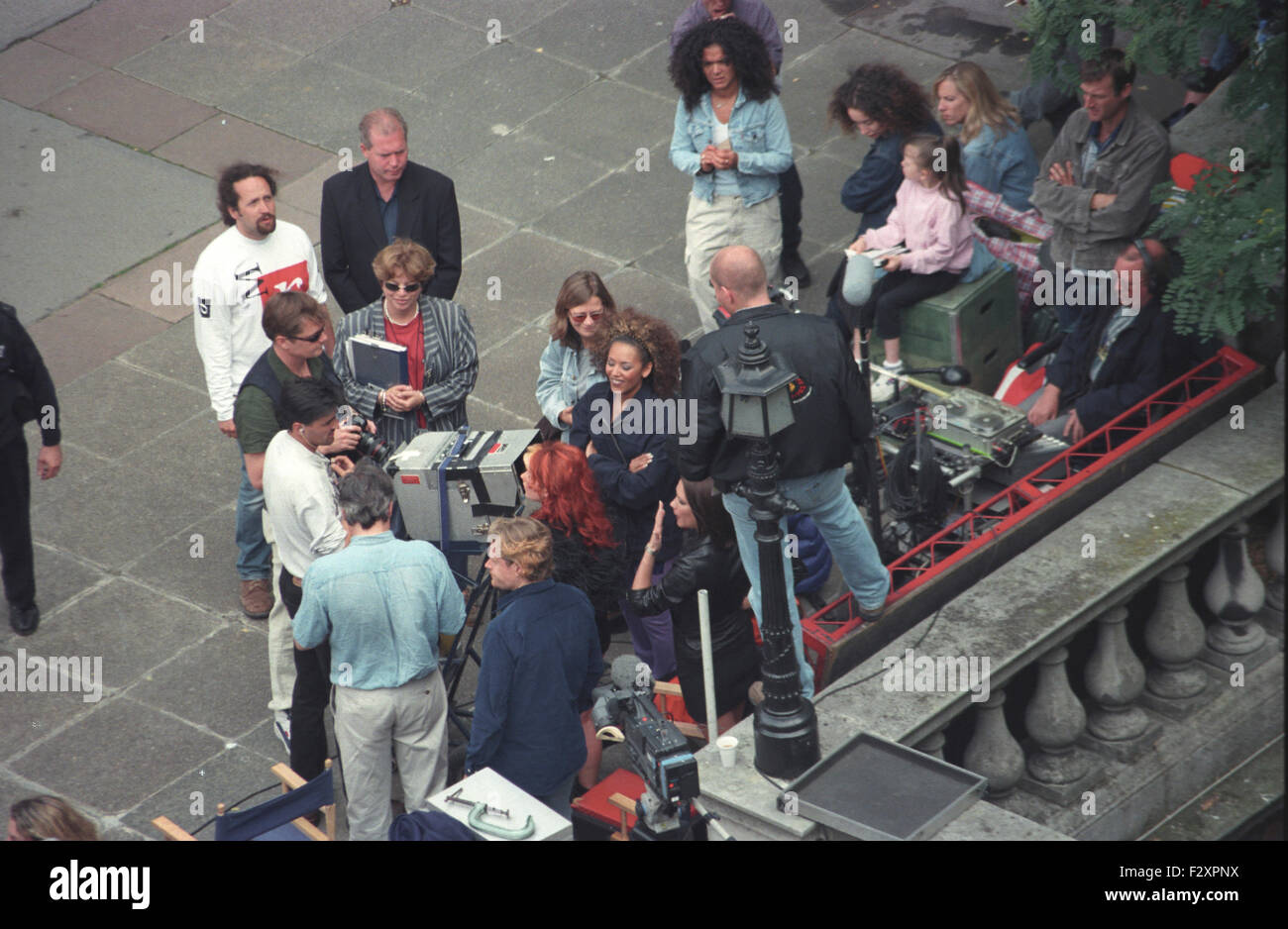 Scatti luminosi Spice mondo Movie set Albert Hall Victoria Beckham ahimè Posh e co le riprese di Londra 16/7/97 (immagine di credito©Jack Ludlam) Foto Stock