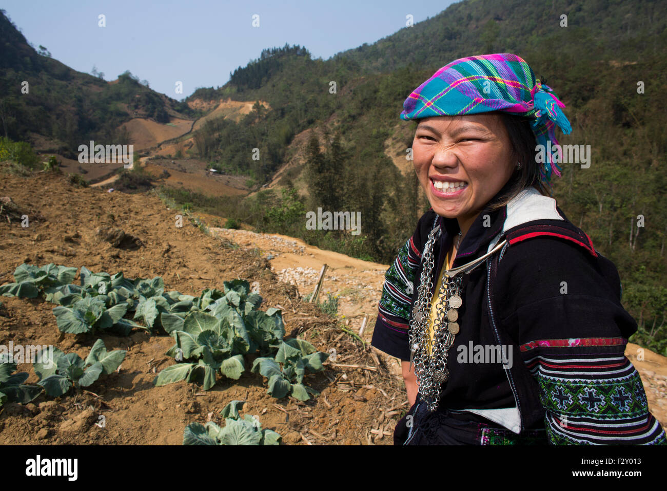 Donna del Nero zao tribù della collina nel nord del Vietnam Foto Stock