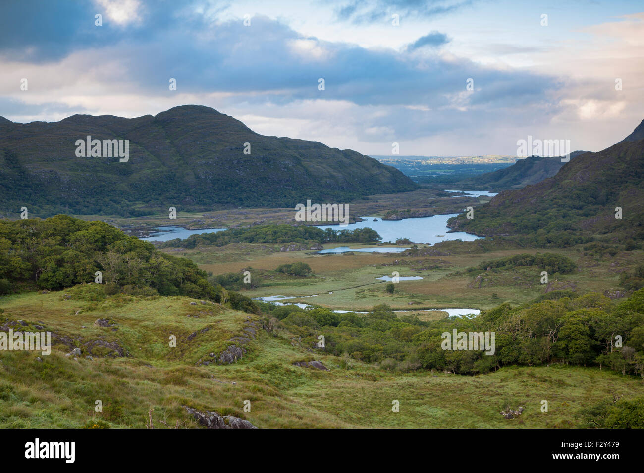Ladies View lungo il Ring of Kerry vicino a Killarney, nella contea di Kerry, Repubblica di Irlanda Foto Stock