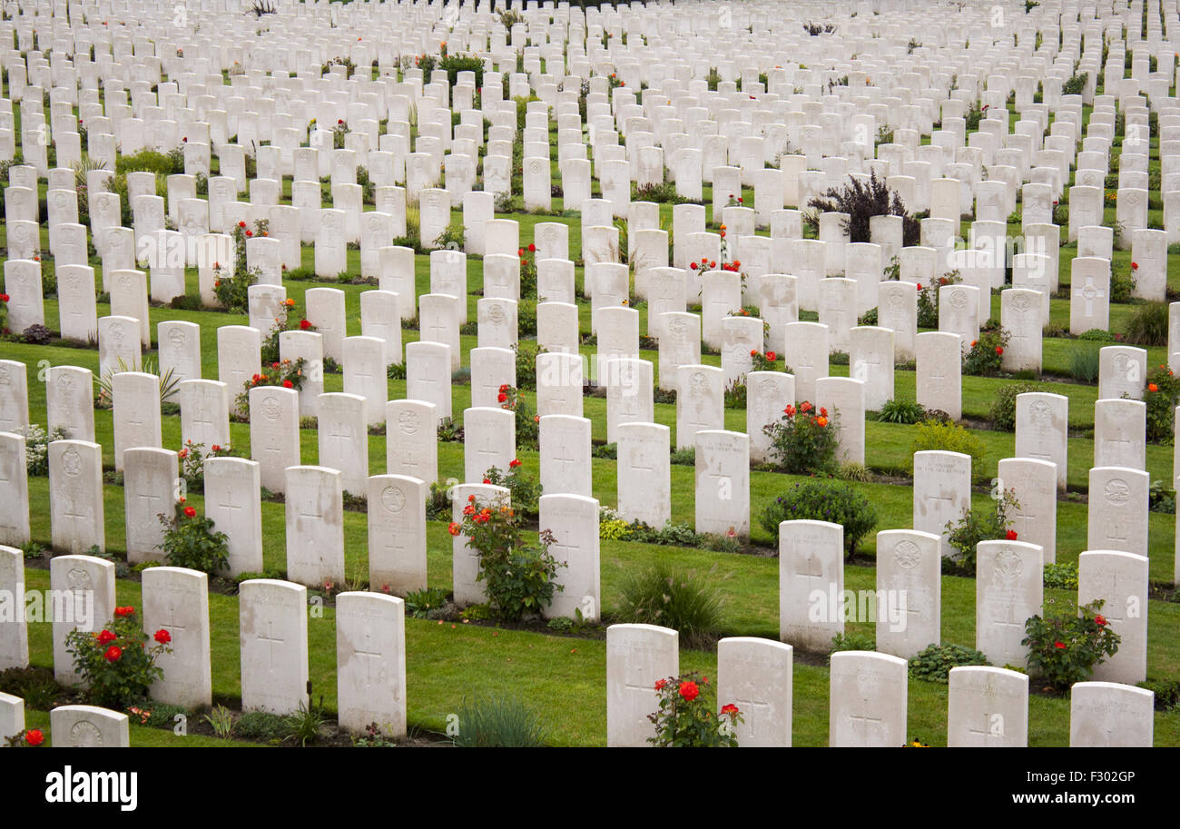 Tyne Cot Cimitero Zonnebeke Ypres salienti e campi di battaglia in Belgio Foto Stock