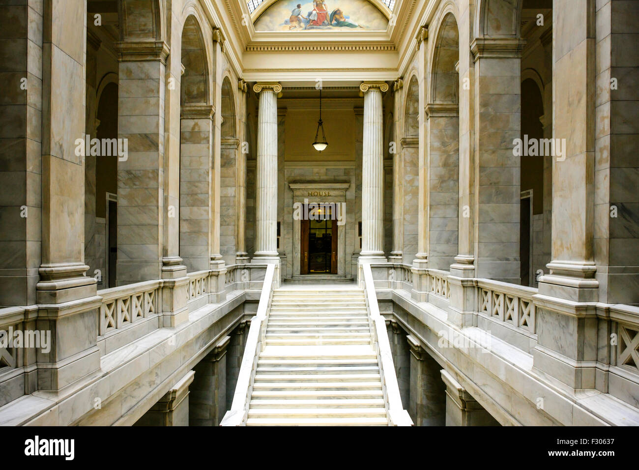 Vermont scalinata di marmo per la Casa dei Rappresentanti all'interno dell'Arkansas State Capitol Building a Little Rock Foto Stock