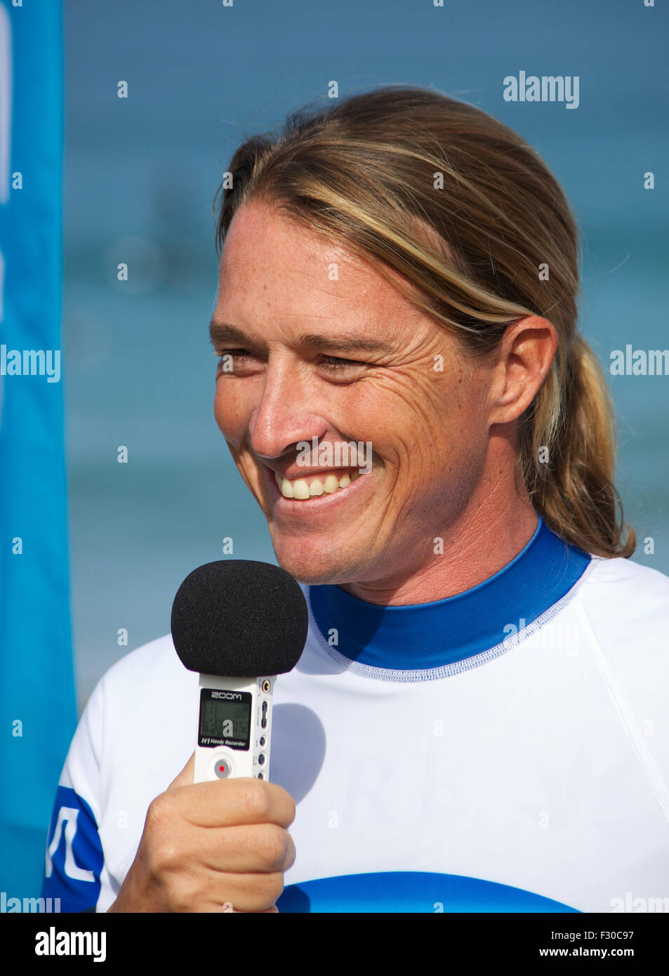 Perros-Guirec, Bretagne, Francia. 26 Sep, 2015. Alexandre Caizergues - mondo vela velocità record titolare (56.62kt) Championnat de France de la velocità attraversamento 25-27 Settembre 2015 @ Perros-Guirec, Bretagne. Credito: Luca Peters/Alamy Live News Foto Stock