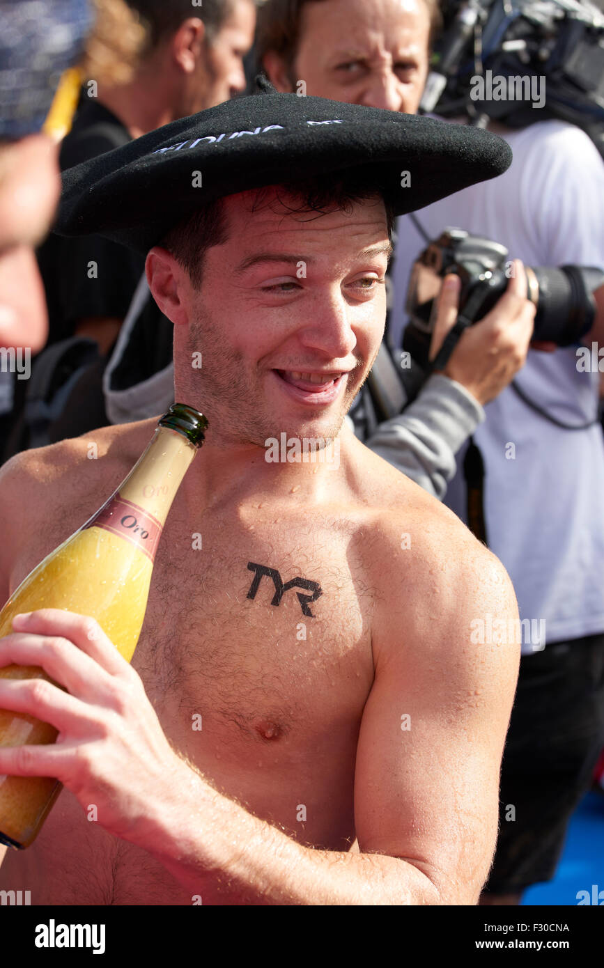 Bilbao, Spagna. 26 Sep, 2015. Steven Lobue Winer nella Red Bull Cliff Diving Credito: Juanma Aparicio/Alamy Live News Foto Stock