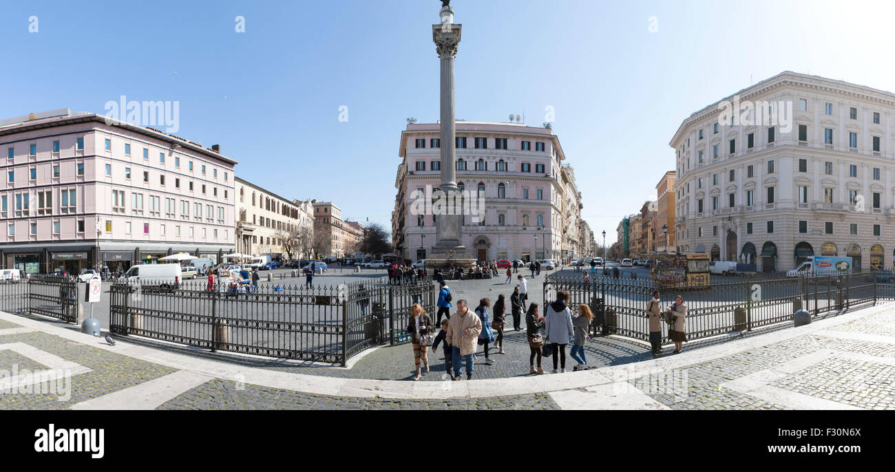 Fontana di S. Maria maggiore e colonna della Pace fuori dalla Basilica Papale di Santa Maria maggiore, Roma, Italia. Foto Stock