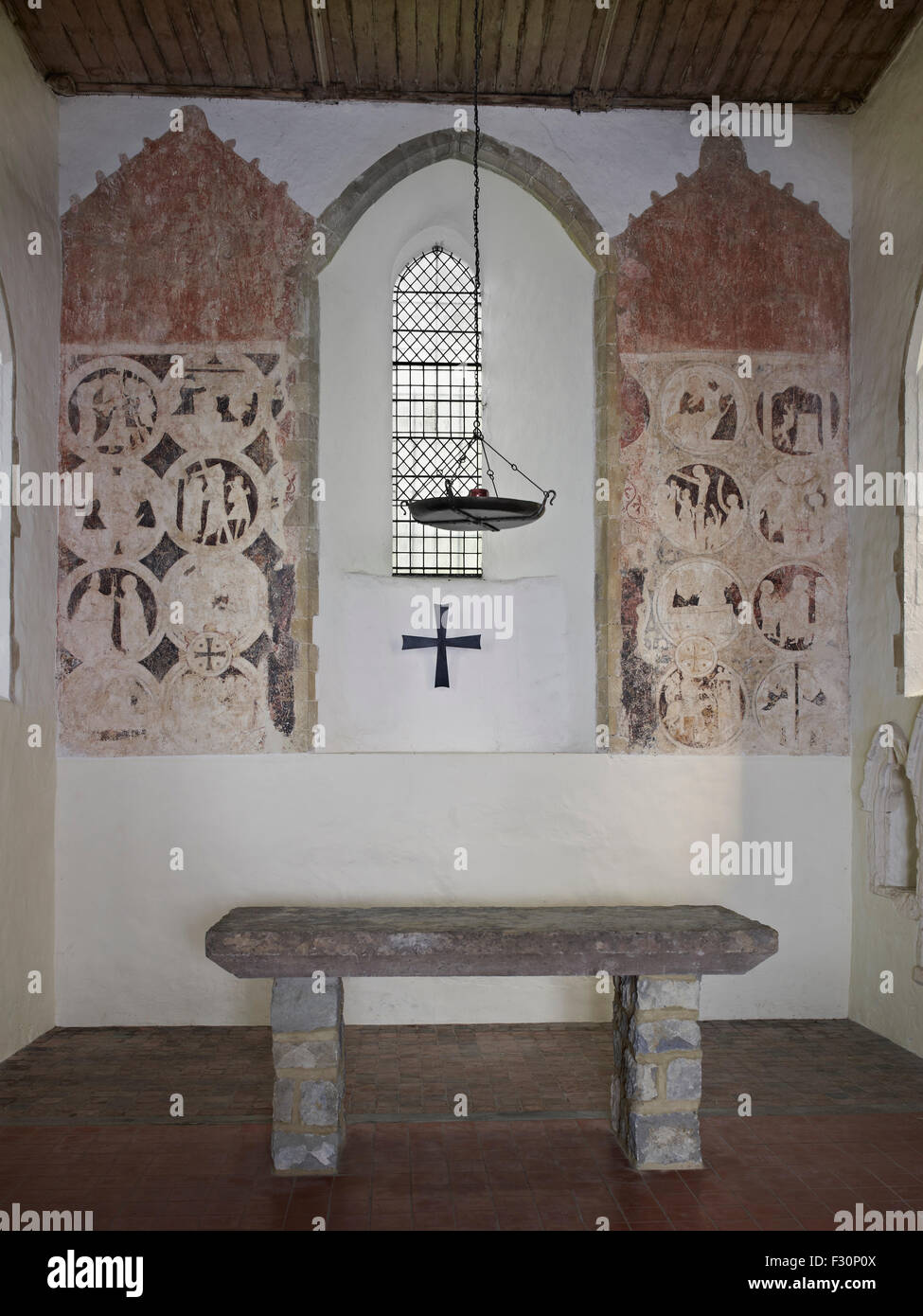 Brook, St Mary, Kent. Xiii secolo dipinti murali nel coro Foto Stock
