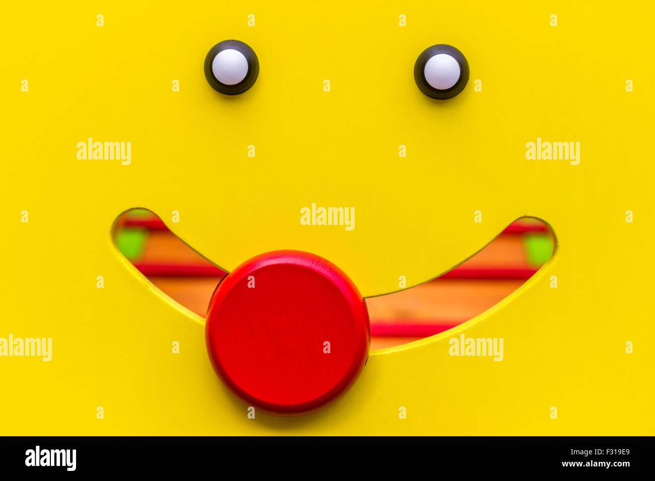 Sorriso sul parco giochi per bambini Foto Stock