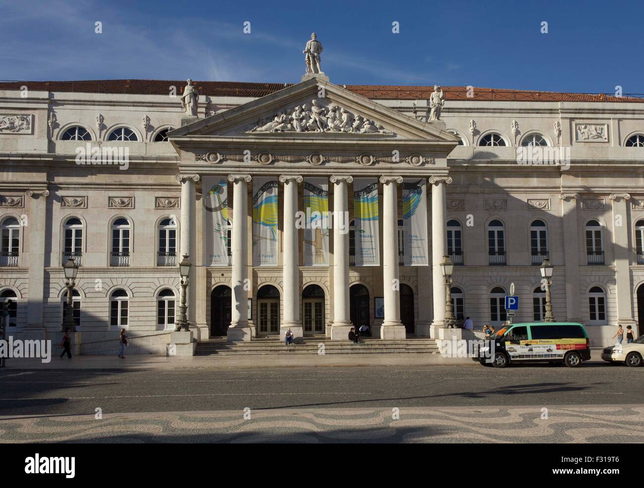 Lisbona, Portogallo - 23 ottobre 2014: D.Maria Teatro Nazionale in piazza Rossio a Lisbona Foto Stock