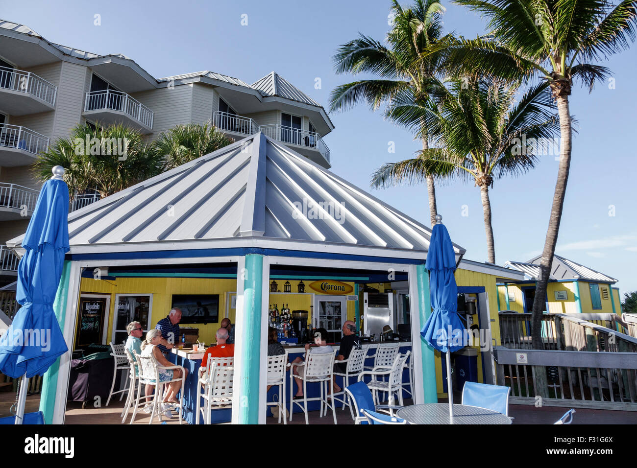 Stuart Florida,Hutchinson Barrier Island Marriott Beach Resort & Marina,hotel,appartamenti in affitto,bar a bordo piscina,palme,FL150415040 Foto Stock