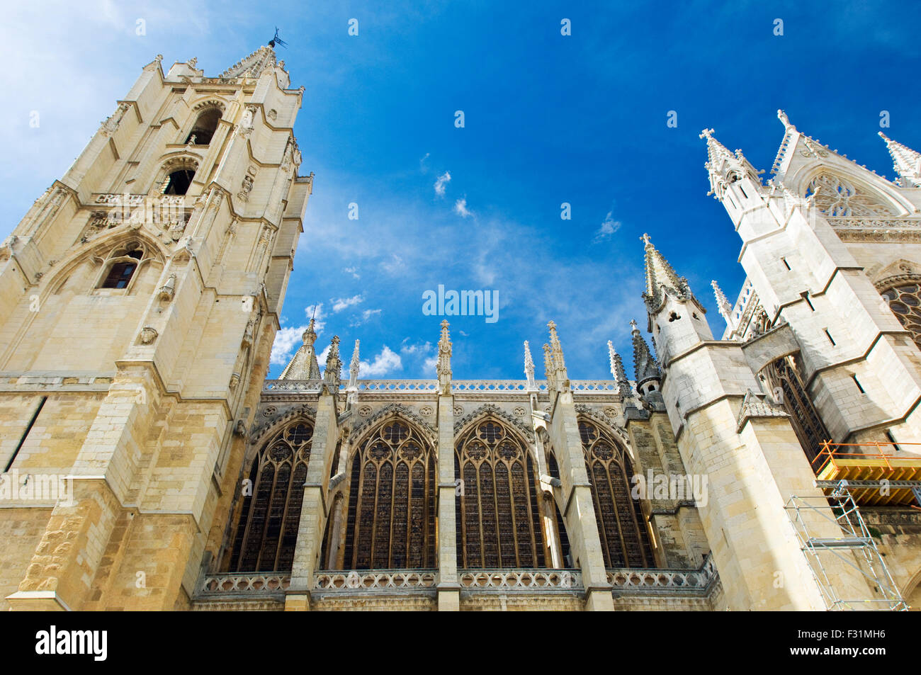 Dettaglio del diritto, sud, lato di Santa María de León cattedrale, chiamato anche la casa di luce o la Pulchra Leonina Foto Stock