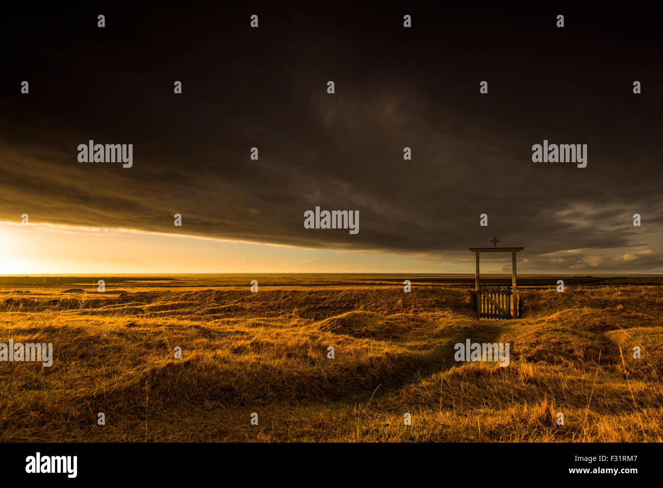 Cimitero al tramonto, Skaftafell National Park, Regione meridionale Islanda Foto Stock