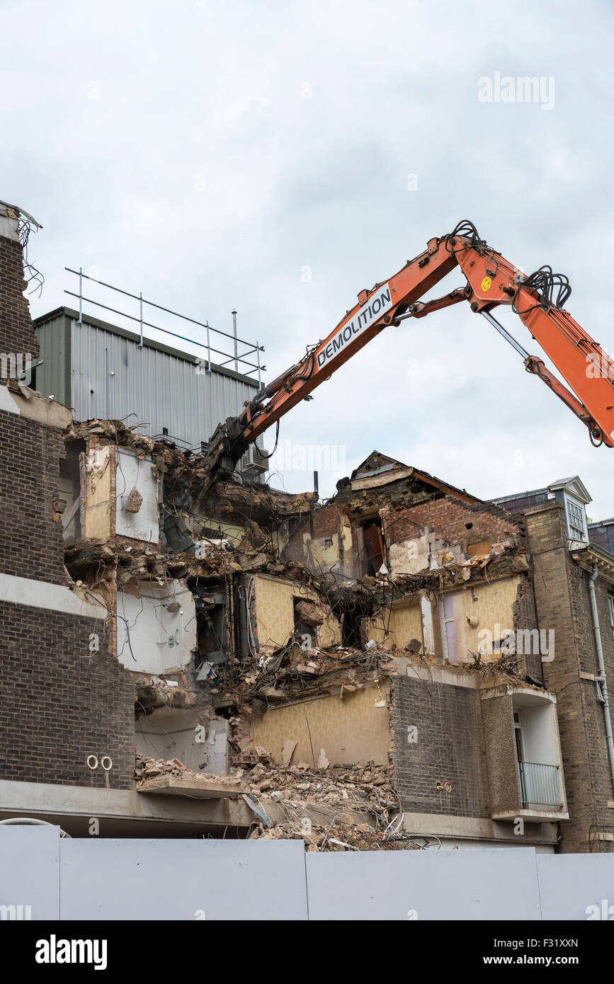 Demolizione di parte della University Arms Hotel Cambridge Cambridgeshire England Foto Stock