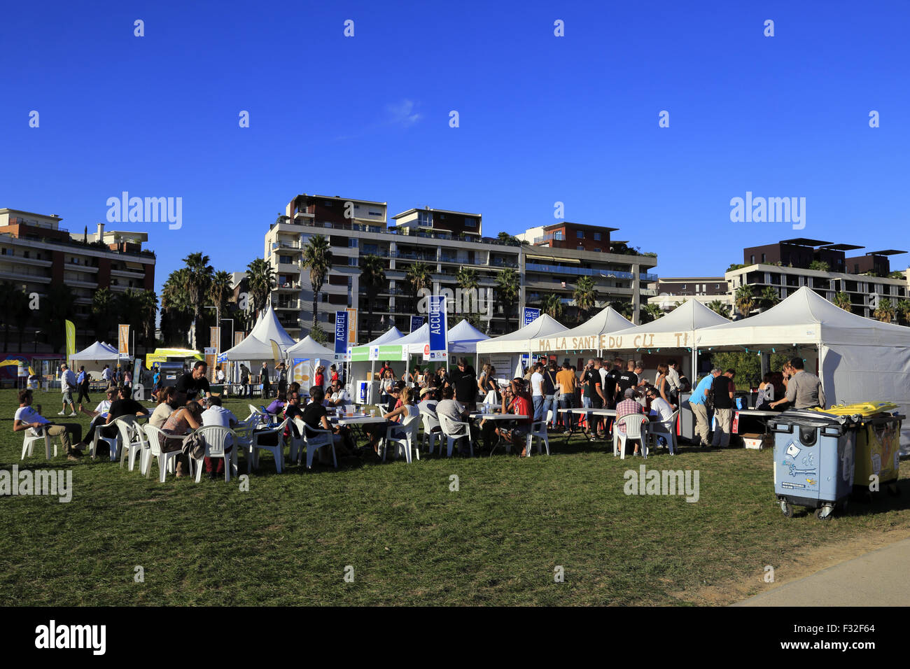 Montpellier, Francia, 26 settembre, 2015. 7° Giorno della biodiversità. Festival 'Facciamo clima". Bassin Jacques Coeur, Port Marianne. Credito: Digitalman/Alamy Live News Foto Stock