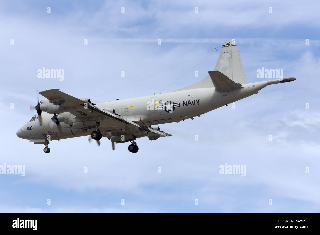 Marina degli Stati Uniti Lockheed P-3C Orion sbarco per l'esibizione aerea. Foto Stock