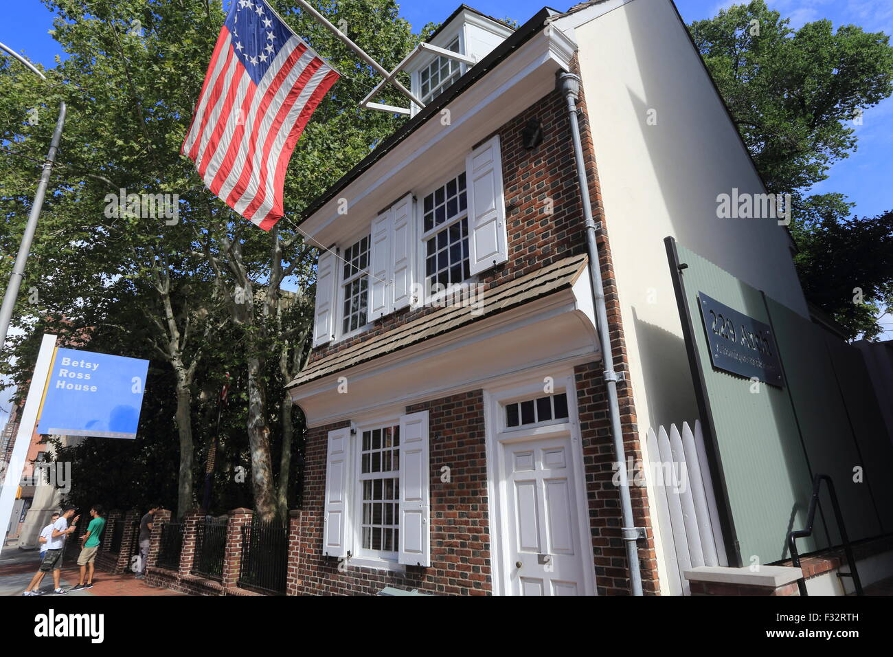 La Betsy Ross House, in Philadelphia, dove la sarta è reputato aver seminato il primo a stelle e strisce bandiera nel 1776, STATI UNITI D'AMERICA Foto Stock