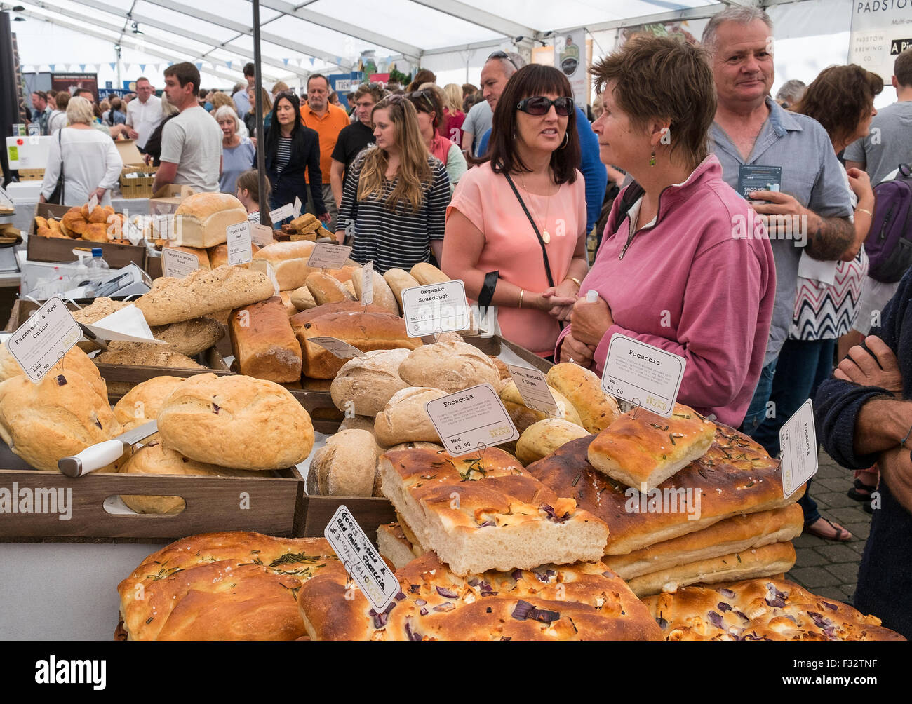 Un pane artigianale stallo a cornish food festival a Truro, Cornwall, Regno Unito Foto Stock