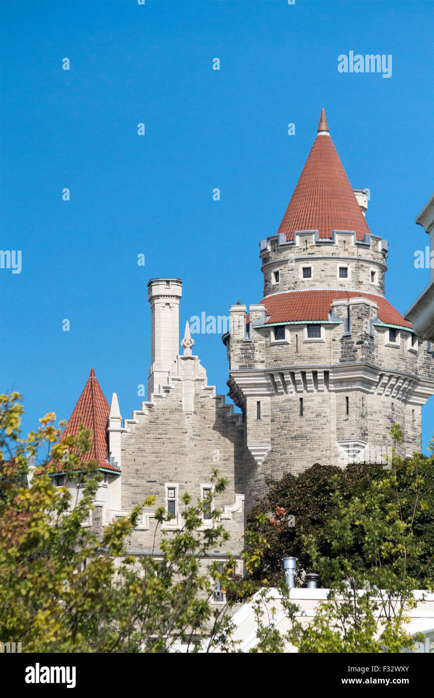 Vista della Casa Loma Castello a Toronto, Ontario, Canada da Davenport Foto Stock