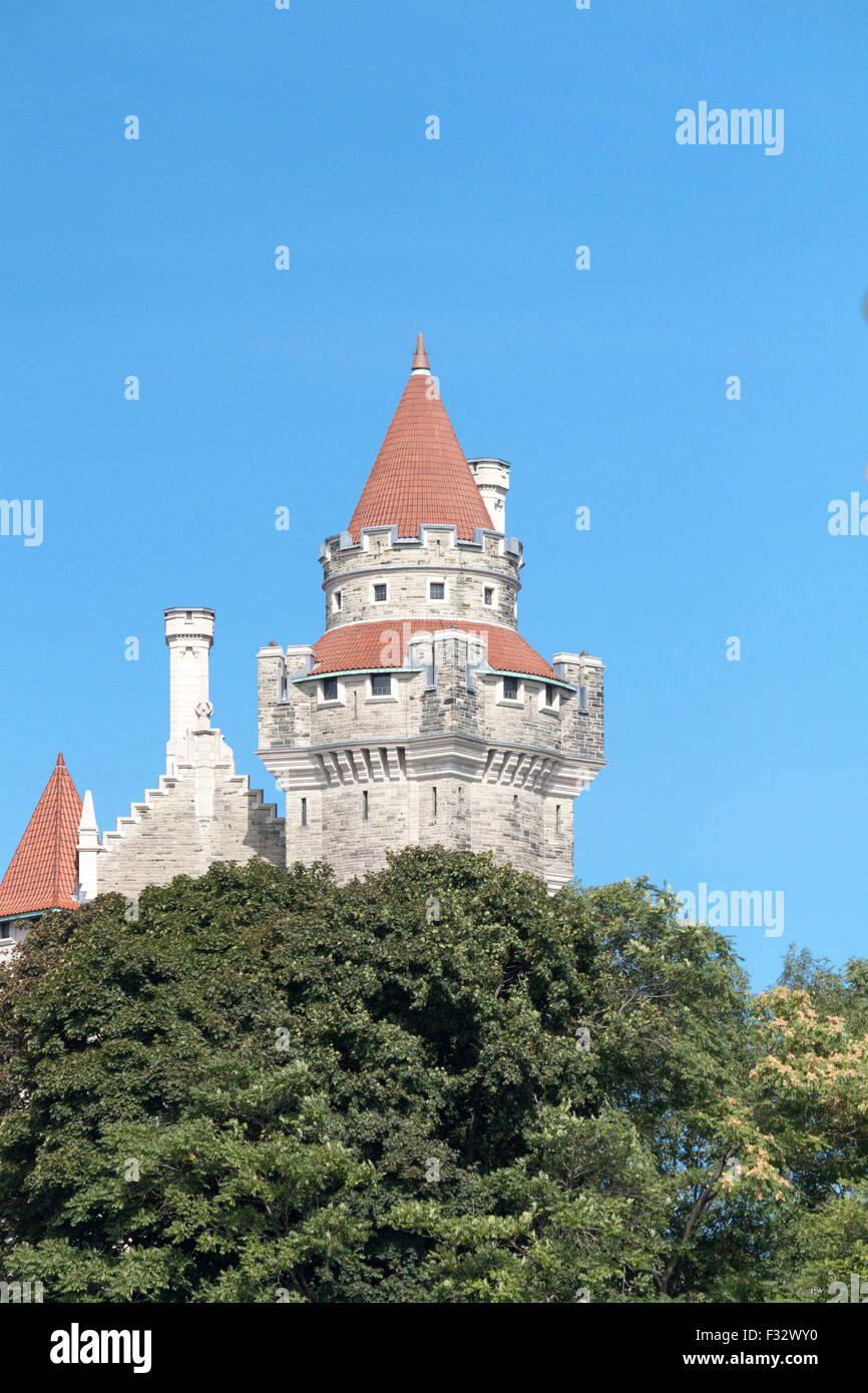 Vista della Casa Loma Castello a Toronto, Ontario, Canada da Davenport Foto Stock