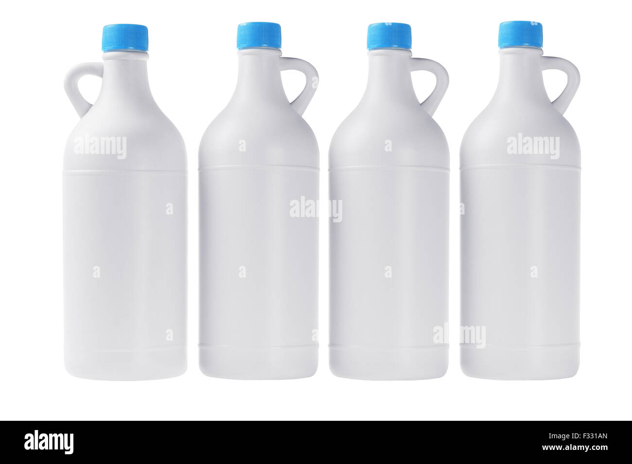 Plastica bottiglie di detersivo in una riga su sfondo bianco Foto Stock