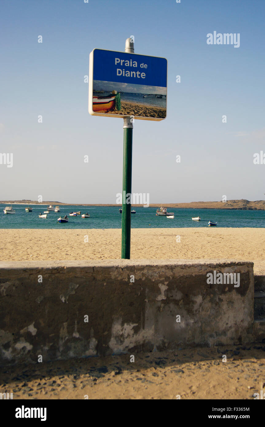 Segno sulla spiaggia di Praia Diante a Boa Vista sull'isola repubblica di Capo Verde Foto Stock
