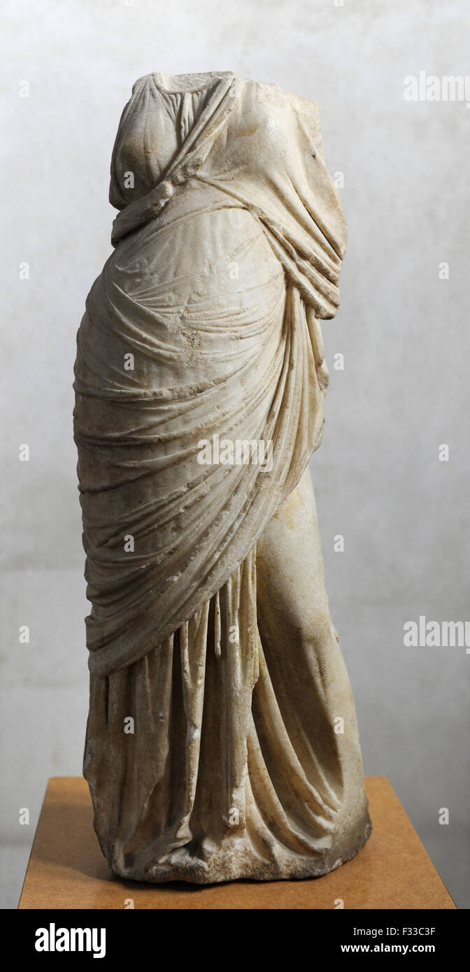 Statua ellenistica immagini e fotografie stock ad alta risoluzione - Alamy