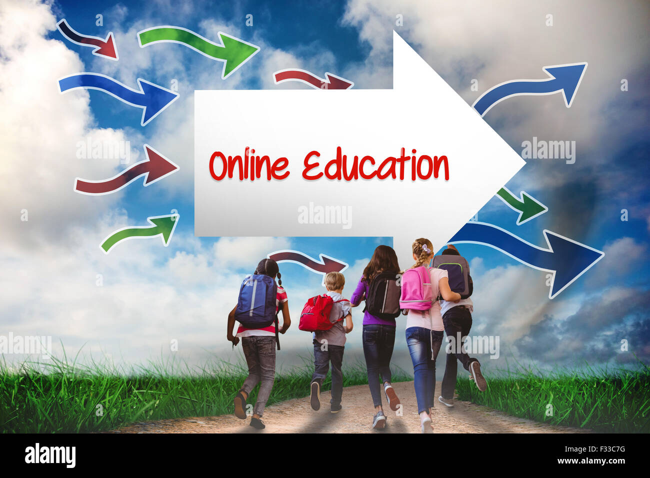 Educazione on line contro la strada che conduce all'orizzonte Foto Stock