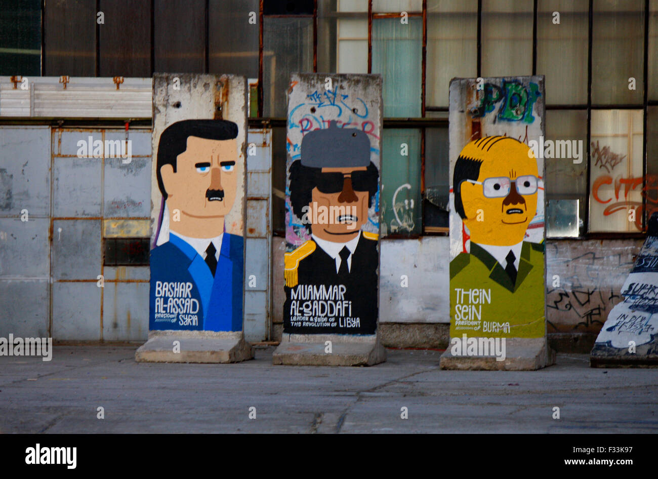 Baschar Hafiz al-Assad (Syrien), Muammar al-Gaddafi (Libyen), Thein Sein (Myanmar/ Laos) - Mauerstuecke, auf die aktuelle oder j Foto Stock