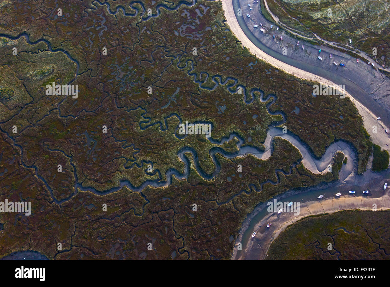 Vista aerea di ghebi attraverso saltmarsh a Morston Norfolk Foto Stock