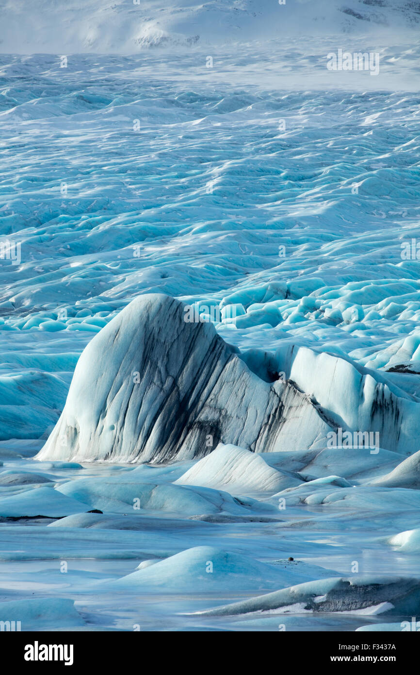 Il ghiaccio nel laggon glaciale a Hoffelsjokull, Islanda Orientale Foto Stock