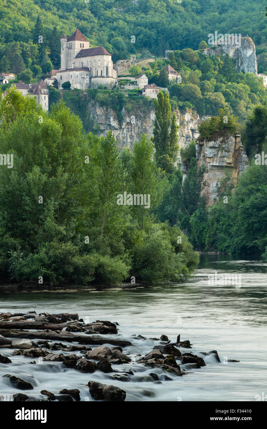 Il fiume Lot presso il St Cirque Lapopie, Quercy, Francia Foto Stock
