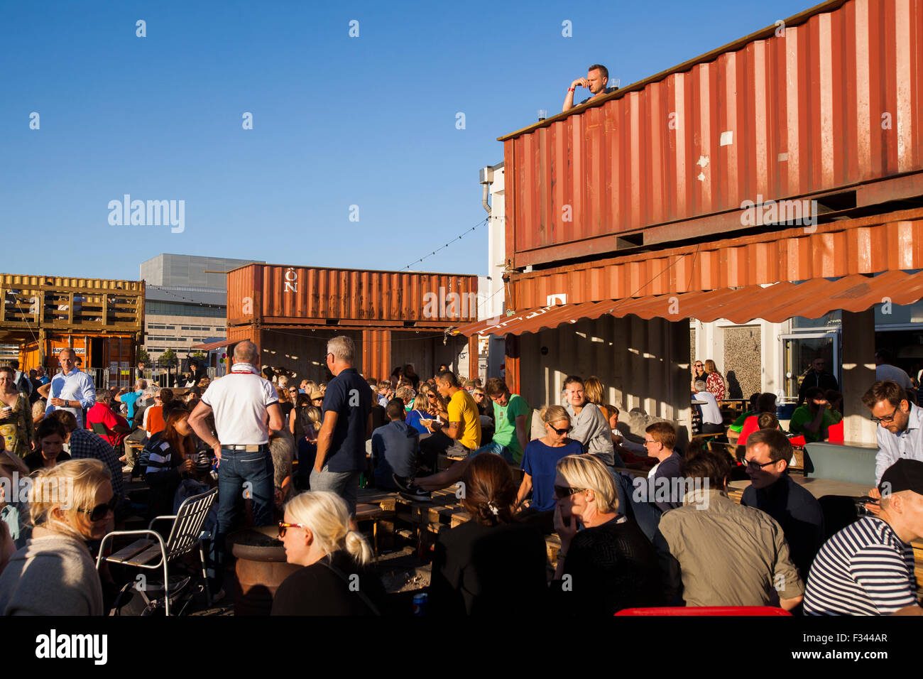Copenhagen, Danimarca -18 ago 2015- area del mercato alimentare di Copenhagen Papiroen Street Foto Stock