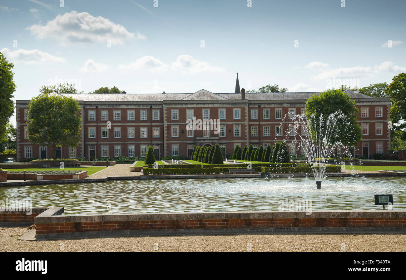 Caserma della penisola in Winchester ora appartamenti privati e Winchester musei militari Foto Stock