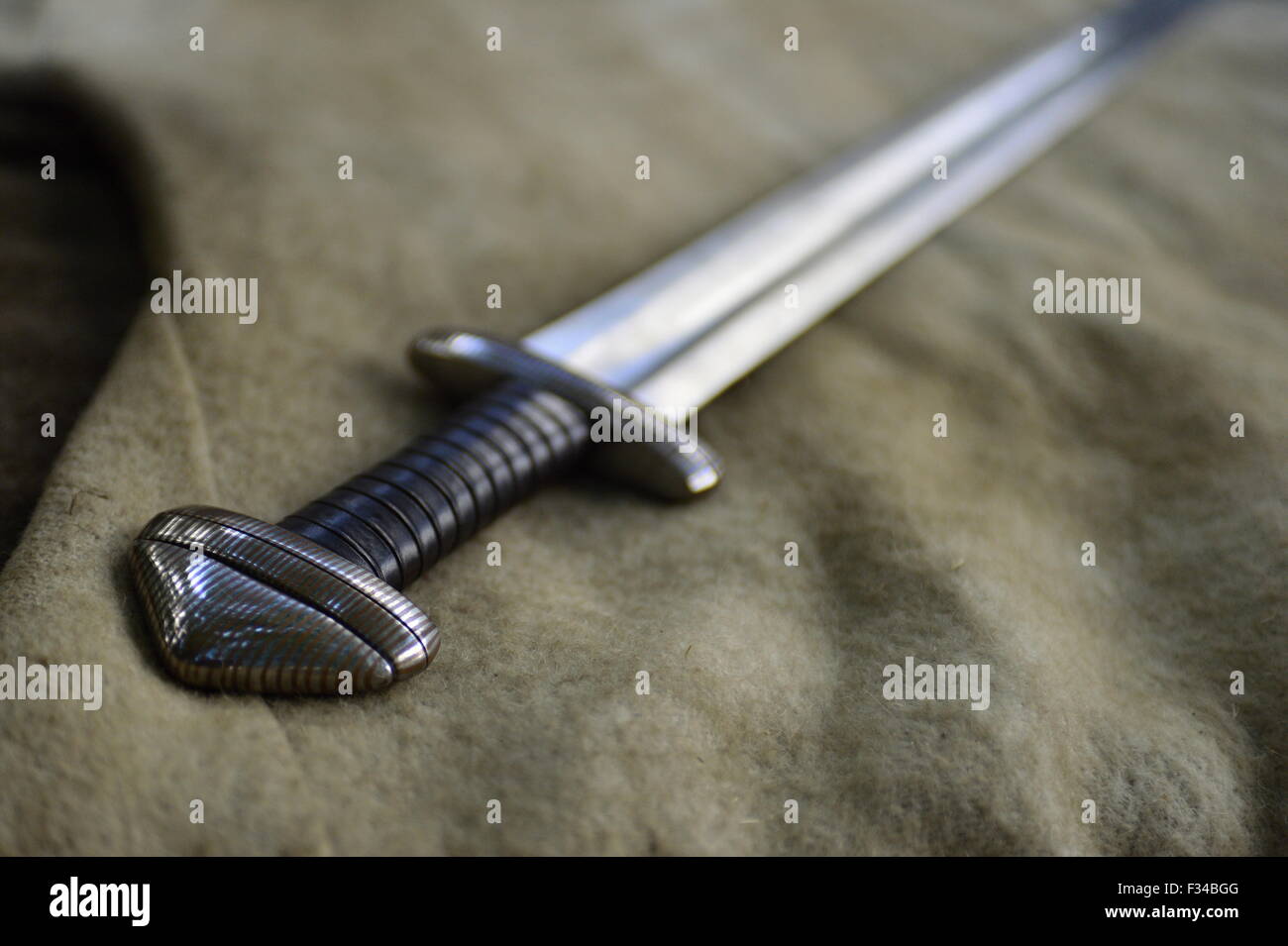 Lunga spada storici utilizzati dagli appassionati di storia Foto Stock