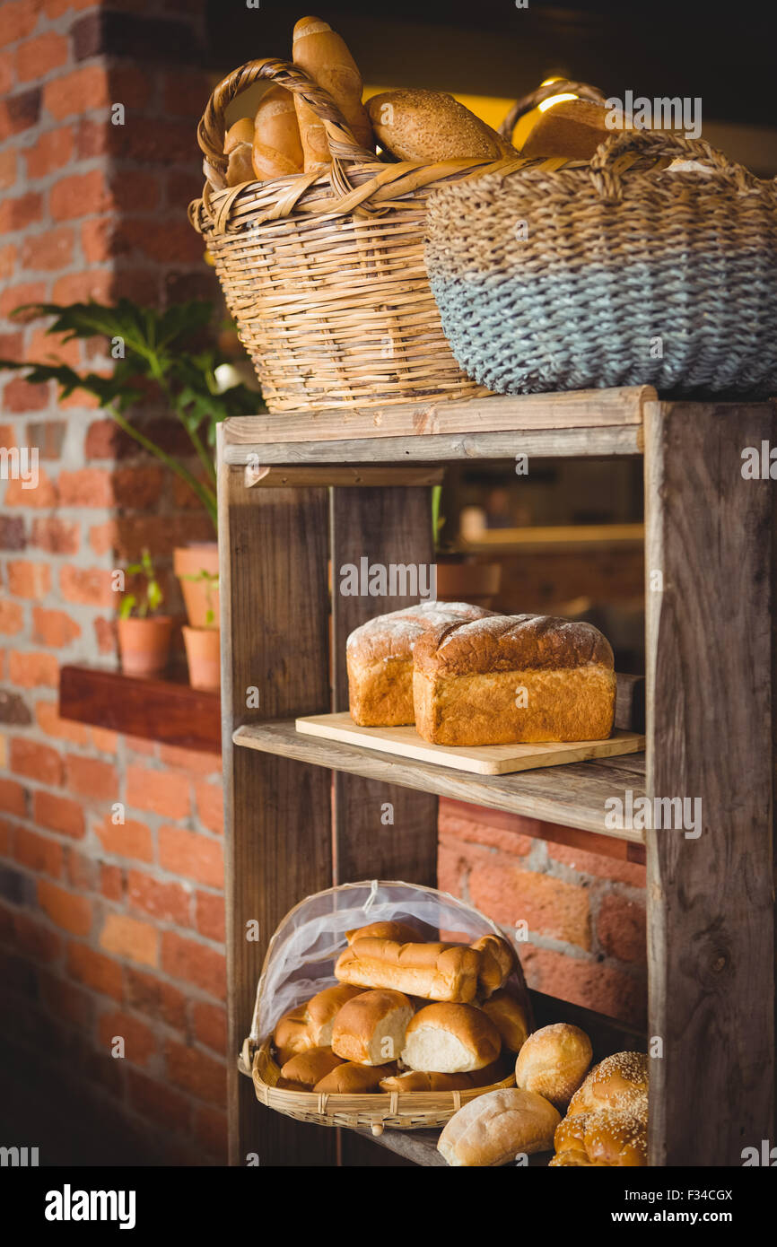 Pane su un ripiano Foto Stock