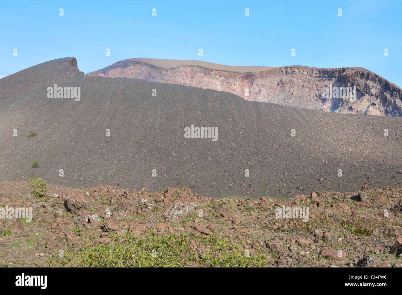 Bel cratere del vulcano Telica in San Jacinto, vicino a Leon, Nicaragua Foto Stock