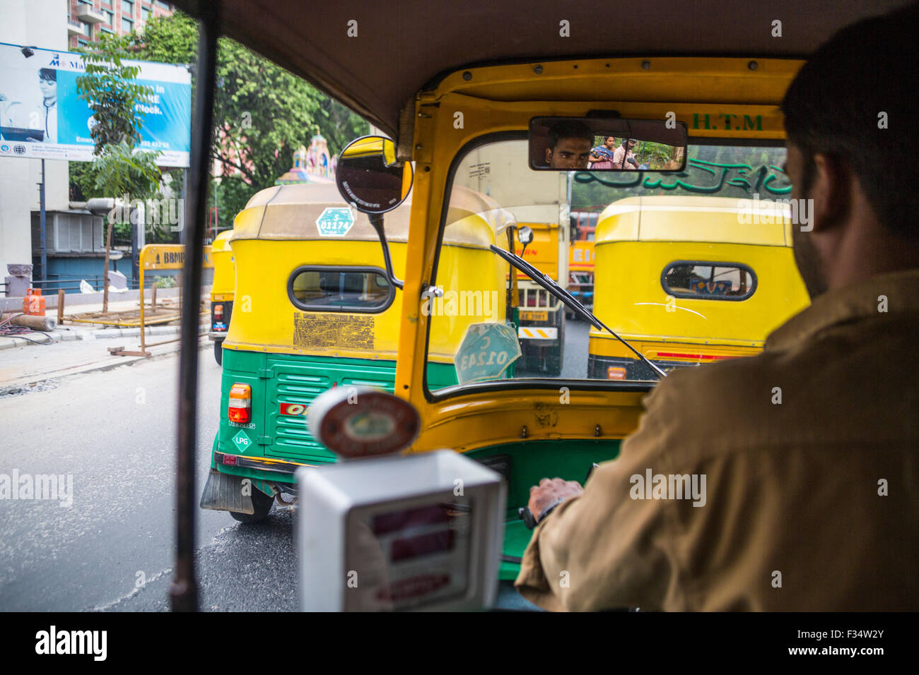 Vista da Auto Rickshaw,Bengaluru, Karnataka, India Foto Stock