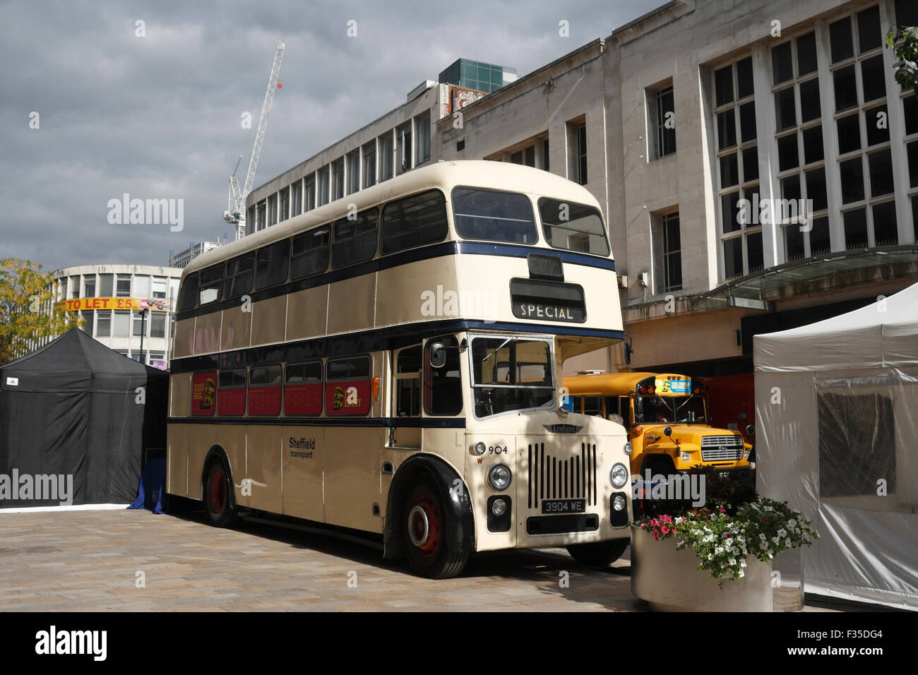 La Mobile University, l'Old Sheffield Transport Bus, Sheffield Inghilterra Foto Stock
