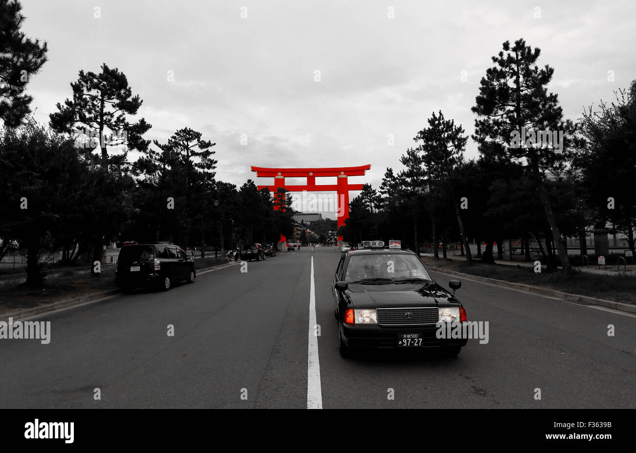 Torii gate sul Santuario Heian Kyoto Foto Stock